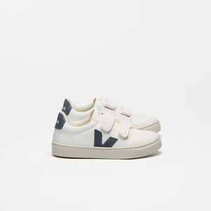 „Veja Small Esplar Kindersneaker aus weißem Leder mit pastellfarbener Ferse – nachhaltiger Schuh für Kinder“