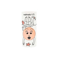 Nailmatic Kids Nagellack „Flamingo“ in pearly neon coral – vegan, wasserbasiert, abwaschbar und sicher fuer Kinder ab 3 Jahren.